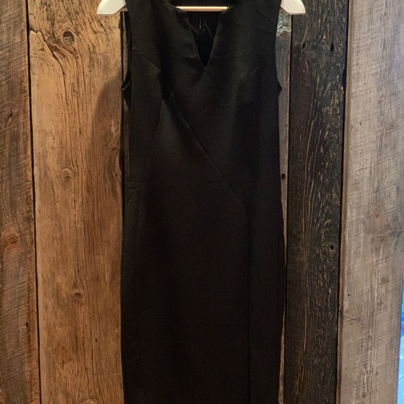 Château - Black Dress - Picture 2 of 3